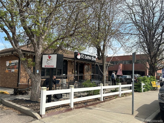 exterior space featuring a fenced front yard