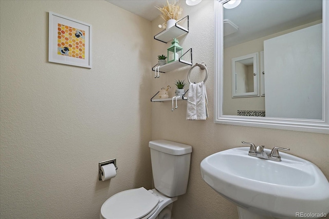 6936 S Knolls Way, Centennial, CO 80122 - bathroom featuring a sink and toilet