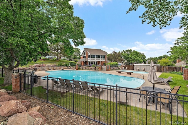 6936 S Knolls Way, Centennial, CO 80122 - community pool with a patio area