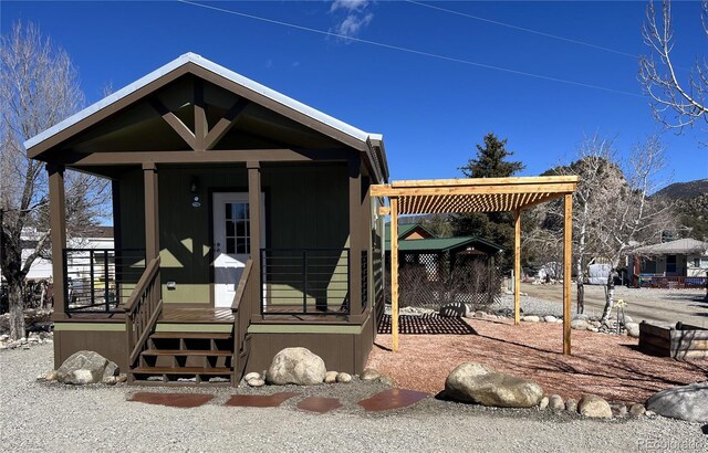 view of front of house featuring covered porch