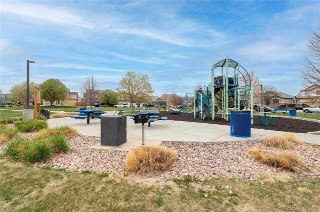 9844 Norfolk St, Commerce City, CO 80022 - view of home's community
