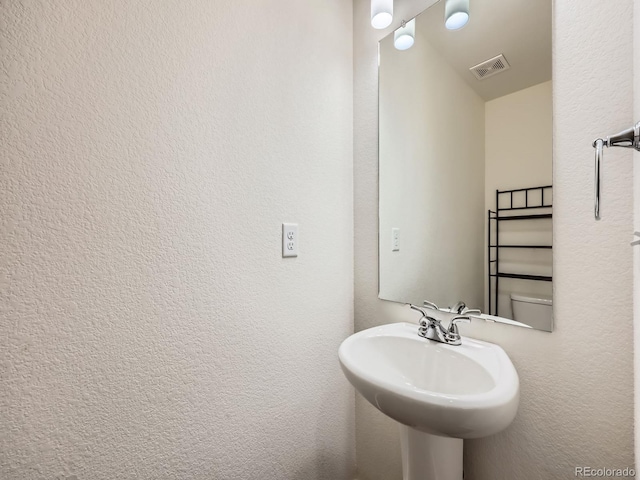9237 Delgany Pt, Colorado Springs, CO 80927 - bathroom featuring a sink