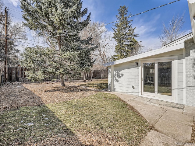 view of yard featuring fence