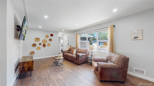 3067 S Holly Pl, Denver, CO 80222 - living room with wood finished floors, recessed lighting, and baseboards
