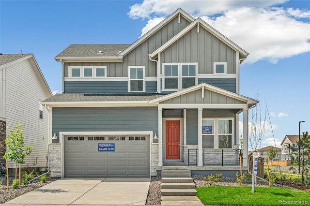 craftsman house featuring a garage