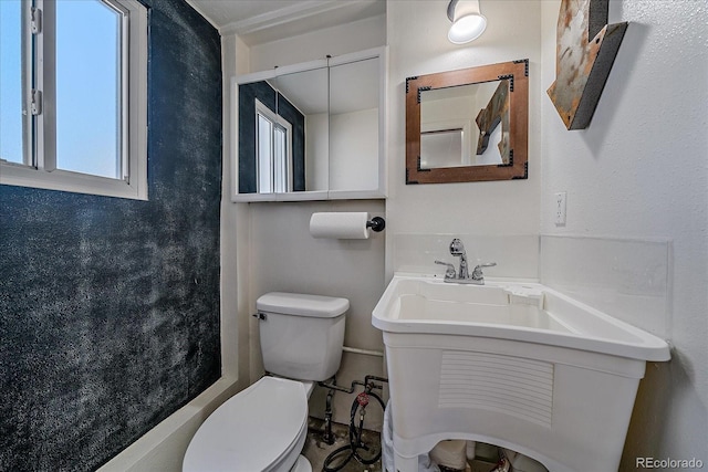 34 Skyline Dr, Wheat Ridge, CO 80215 - bathroom with toilet