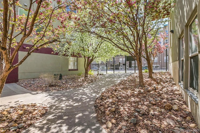 2501 15th St Unit 3F, Denver, CO 80211 - view of community featuring fence