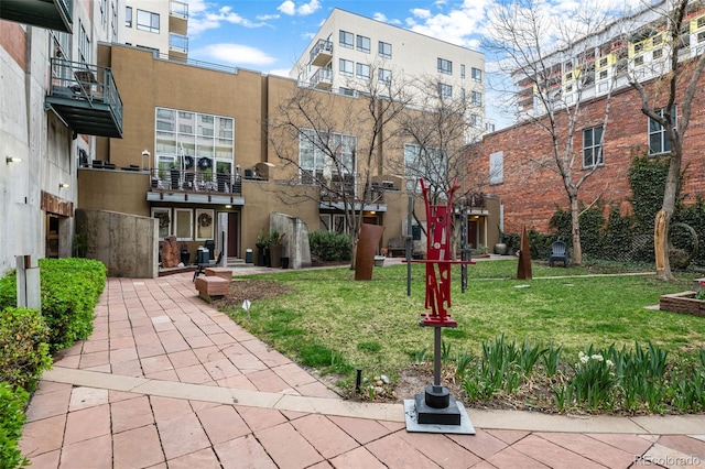 1050 Cherokee St Unit 403, Denver, CO 80204 - view of home's community featuring a lawn