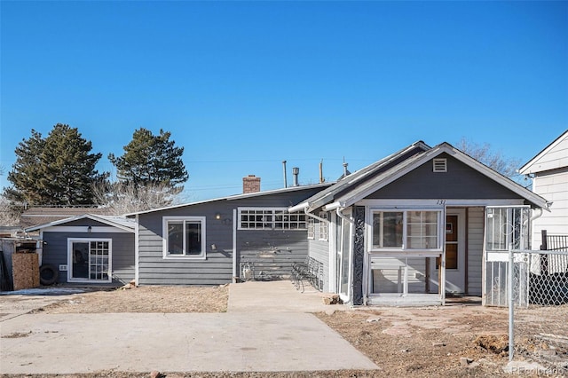 view of front of property featuring a patio area