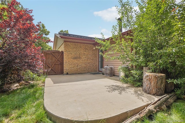 2173 S Ouray St, Aurora, CO 80013 - view of patio featuring a gate