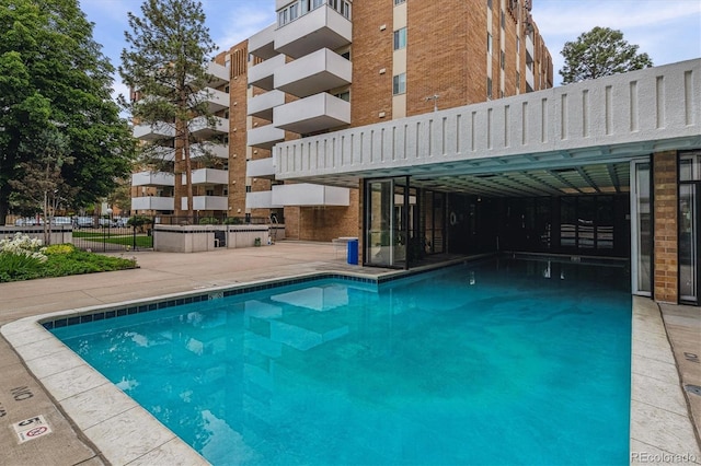 2880 S Locust St Unit 305N, Denver, CO 80222 - view of community pool