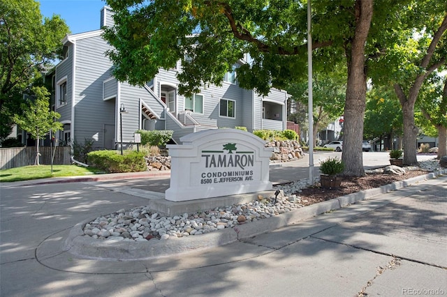 view of community / neighborhood sign