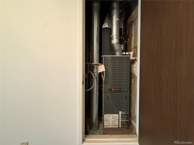 1870 S Pitkin Cir Unit B, Aurora, CO 80017 - utilities with heating unit