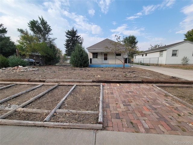 view of front of house featuring covered porch