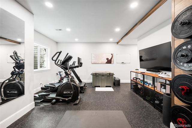 workout room featuring recessed lighting, baseboards, and visible vents