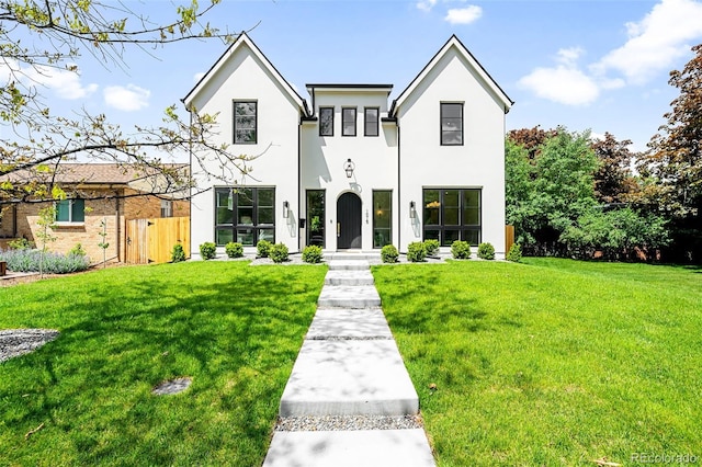 view of front facade with a front yard