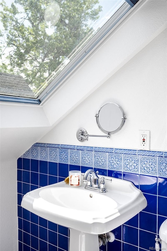 3375 W 37th Ave, Denver, CO 80211 - bathroom featuring tile walls and a sink