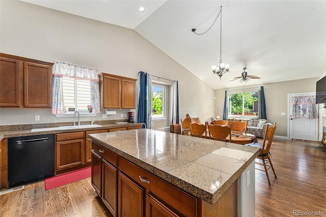 10974 Lansing Ct, Commerce City, CO 80640 - photo 3