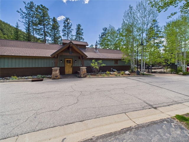 27 Lake Ridge Cir Unit 1842, Dillon, CO 80435 - view of front of property with a gate