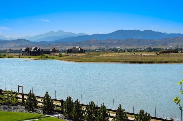 water view featuring a mountain view