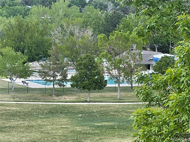 4812 S Bahama Way, Aurora, CO 80015 - surrounding community featuring a lawn