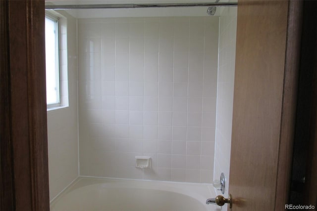 4812 S Bahama Way, Aurora, CO 80015 - bathroom with healthy amount of natural light and tub / shower combination