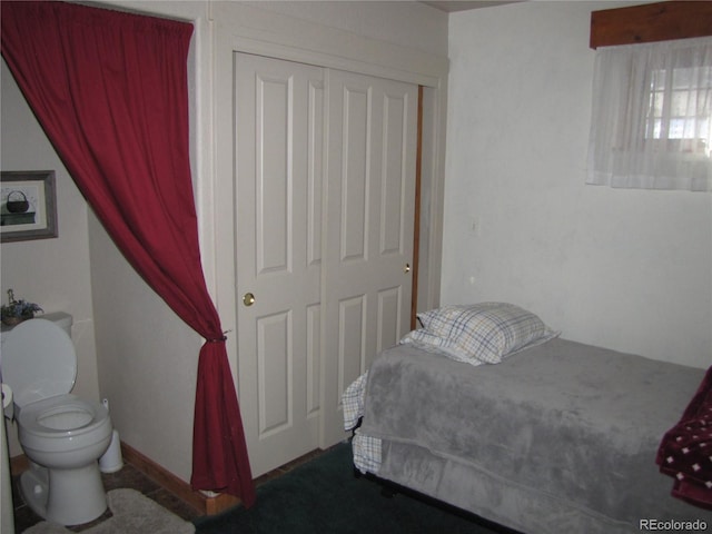 bedroom featuring a closet