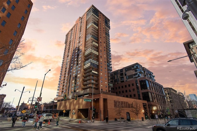1551 Larimer St Unit 1106, Denver, CO 80202 - view of property at dusk