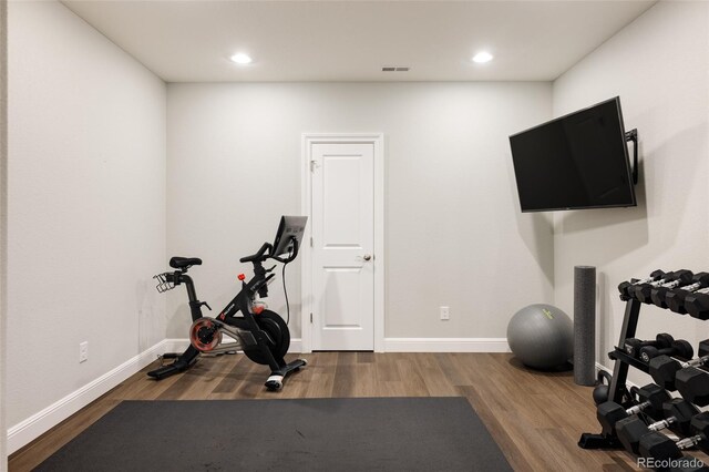 27653 E Euclid Dr, Aurora, CO 80016 - exercise area featuring wood finished floors, recessed lighting, and baseboards