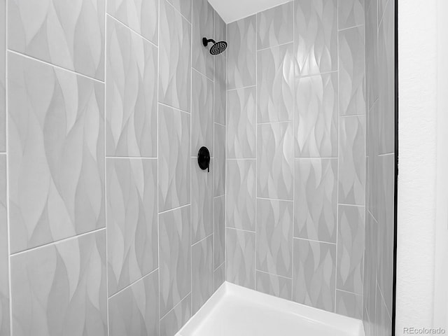 8694 E Eastman Ave, Denver, CO 80231 - full bathroom featuring tiled shower