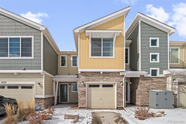 view of front of house featuring a garage