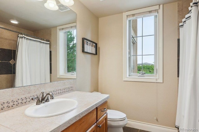 4651 Sonado Pl, Parker, CO 80134 - full bath with vanity, plenty of natural light, and curtained shower