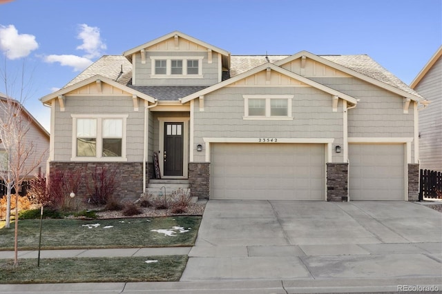 craftsman house featuring a garage