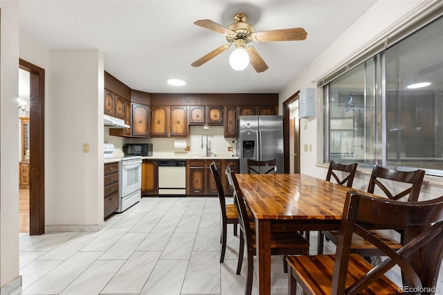 2696 S Yukon Ct, Lakewood, CO 80227 - dining area with ceiling fan
