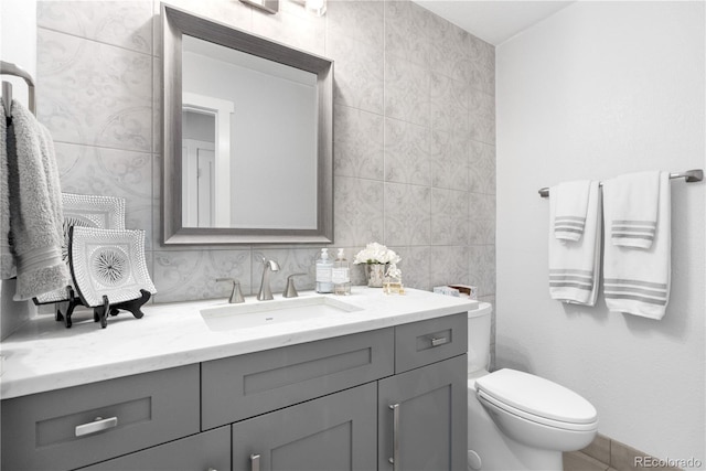 6795 E Kettle Ave, Centennial, CO 80112 - bathroom with tile walls and vanity