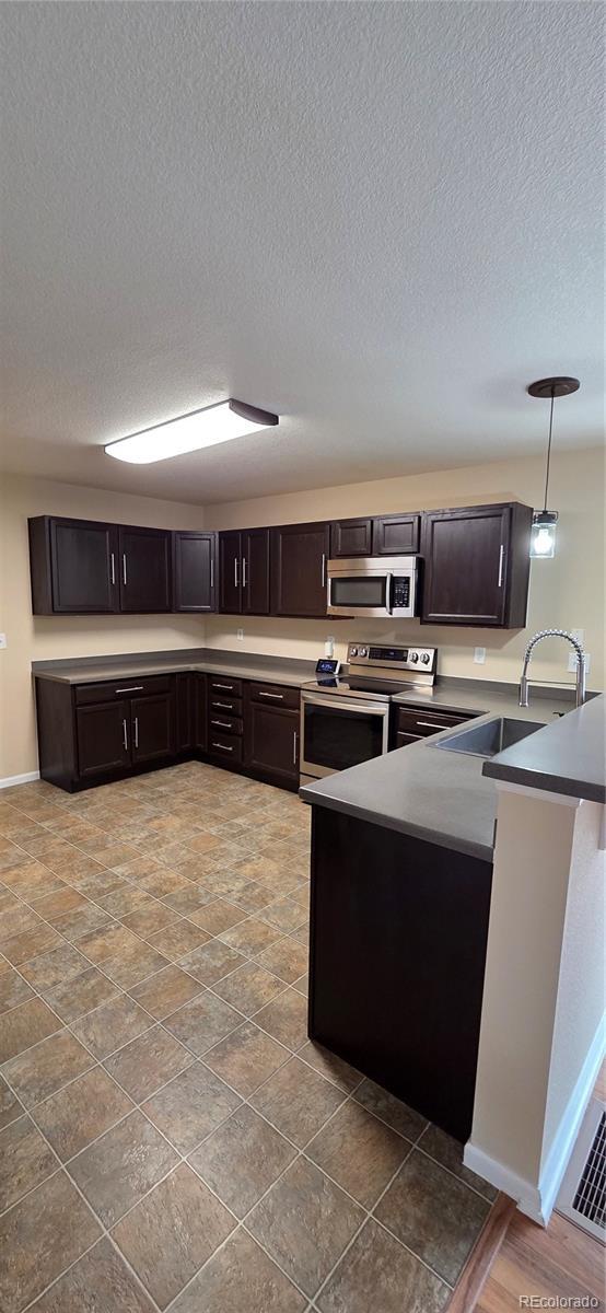 1753 Hogan Ct, Castle Rock, CO 80109 - photo 6