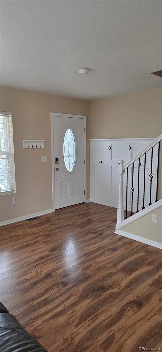 1753 Hogan Ct, Castle Rock, CO 80109 - photo 3