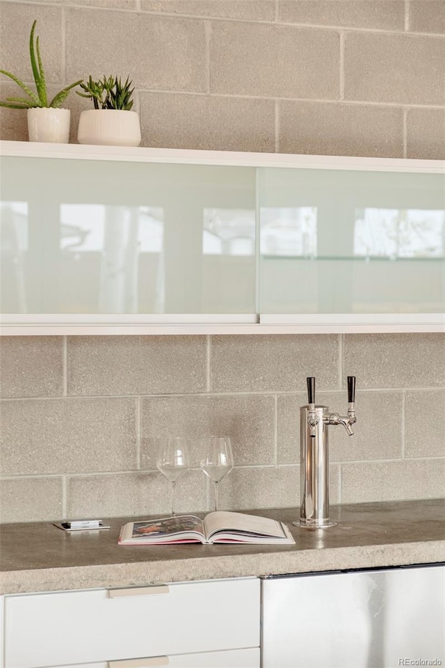 details with tasteful backsplash