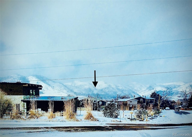 view of property's community featuring a residential view and a mountain view