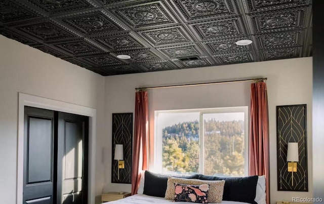 518 Conifer Dr, Bailey, CO 80421 - bedroom with an ornate ceiling