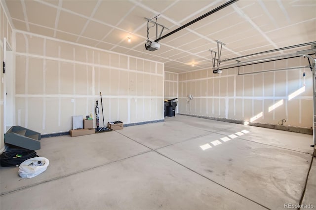4403 Picadilly Ct, Aurora, CO 80019 - garage featuring a garage door opener