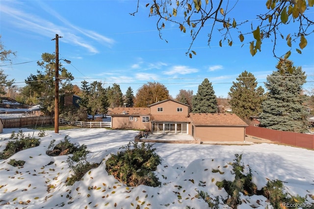 view of front of property