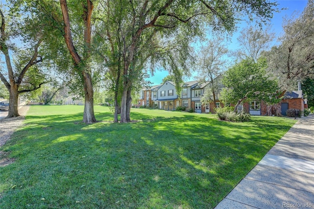 view of yard with a residential view