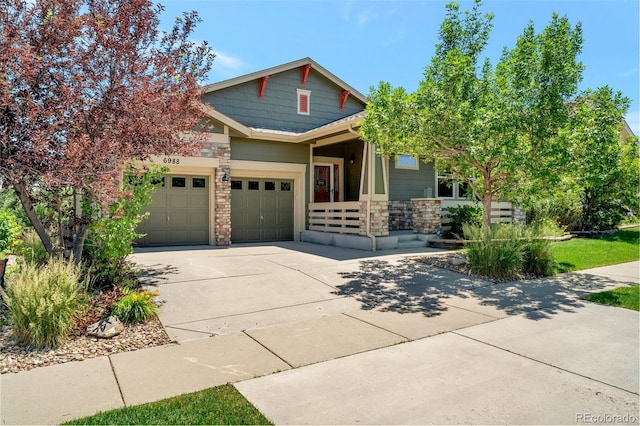 craftsman house featuring a garage