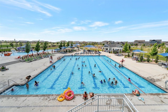 view of swimming pool