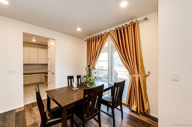 dining area featuring recessed lighting, visible vents, baseboards, and wood finished floors