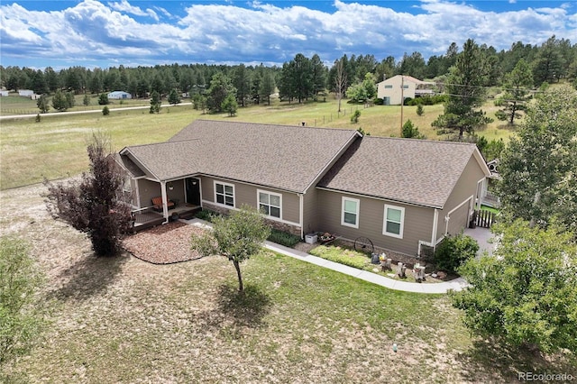 view of front of house featuring a front lawn