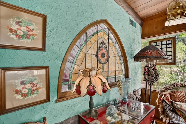 5975 Wellington Rd, Cascade, CO 80809 - detailed view of a textured wall