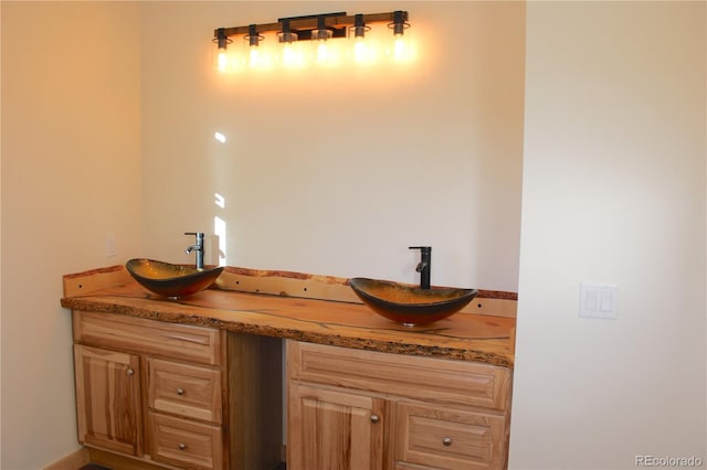 59 Whip Way, Hartsel, CO 80449 - bathroom with double vanity