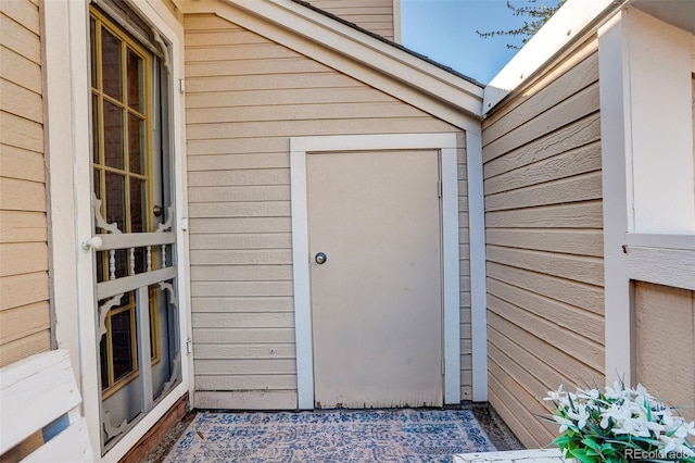 view of exterior entry